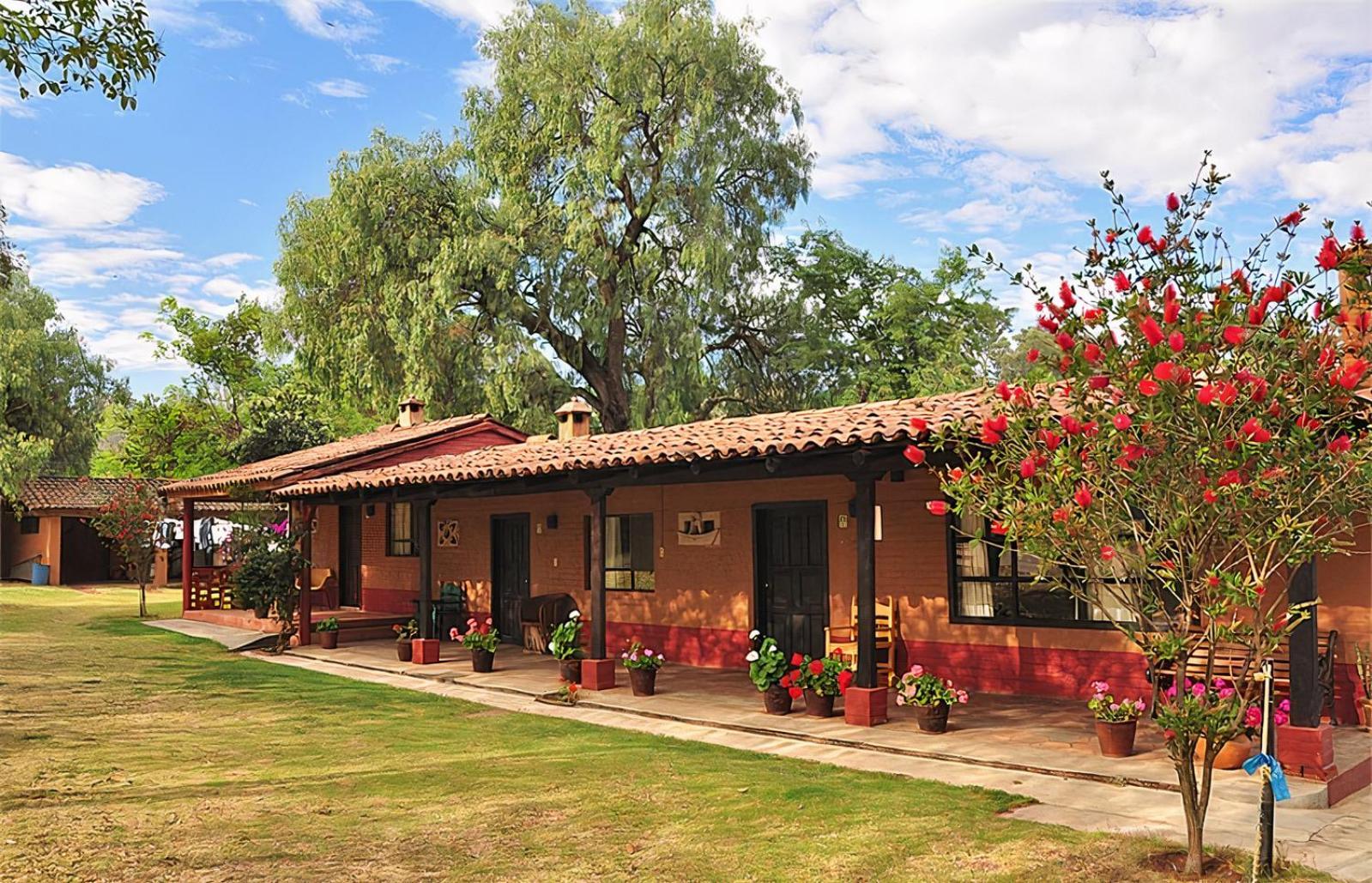 Villa Patzcuaro Garden Hotel Exterior foto